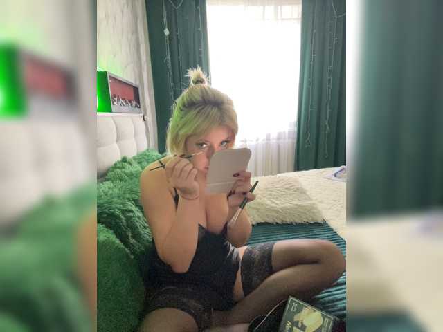 MiaLiaHot