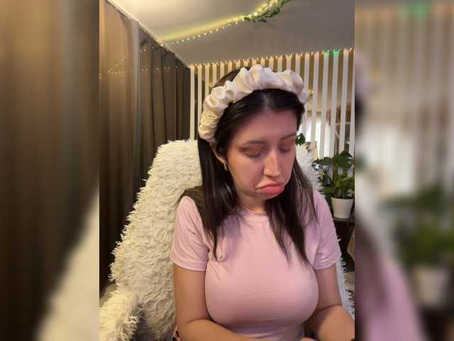  MiaLiaHot chat room