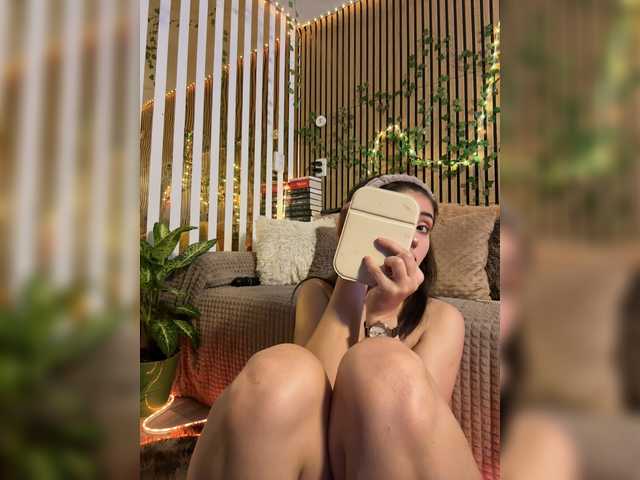 MiaLiaHot
