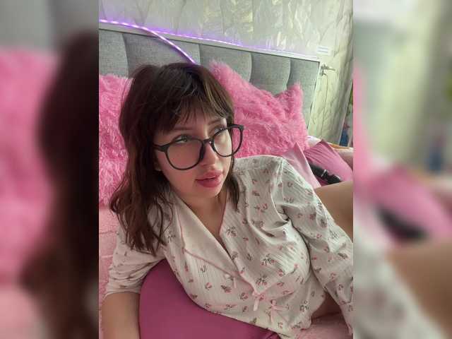 MiaLiaHot
