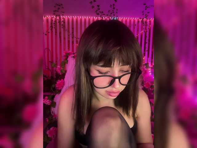 MiaLiaHot