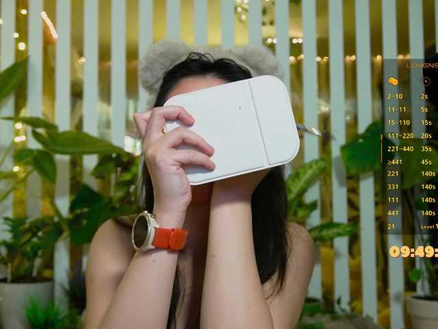 MiaLiaHot's BongaCams show and profile