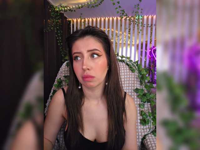 MiaLiaHot