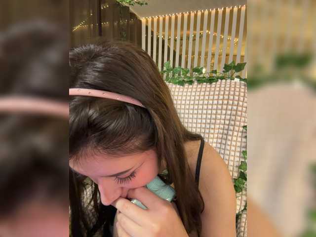 MiaLiaHot
