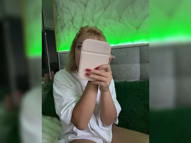 MiaLiaHot