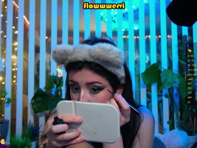 MiaLiaHot's BongaCams show and profile