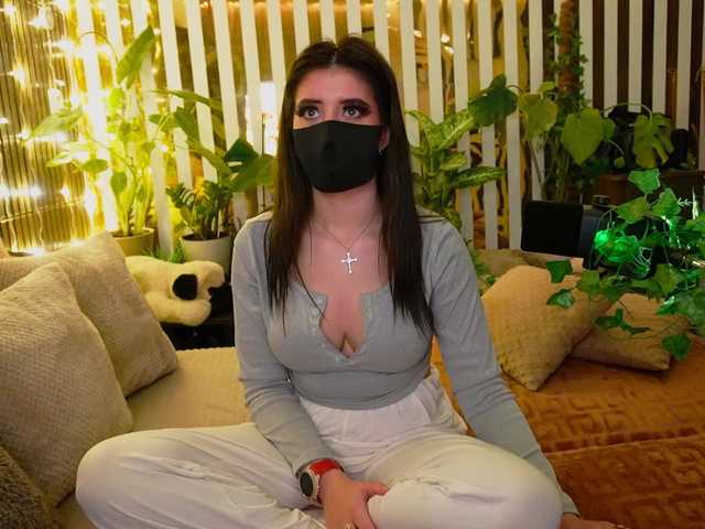  MiaLiaHot chat room