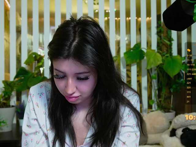 MiaLiaHot's BongaCams show and profile