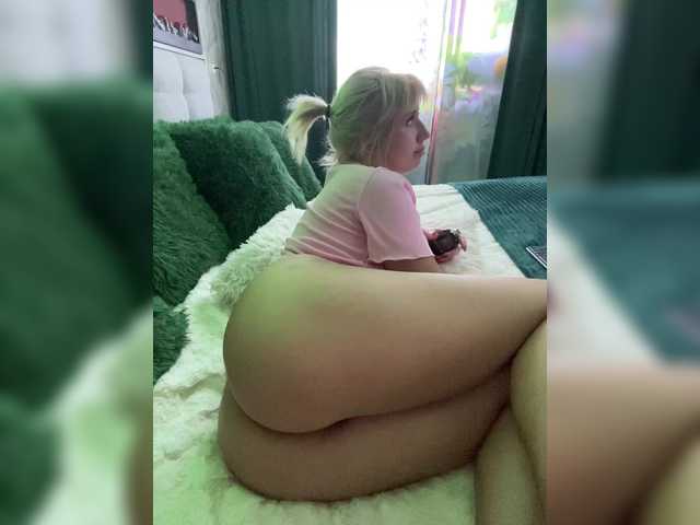 MiaLiaHot live cam preview