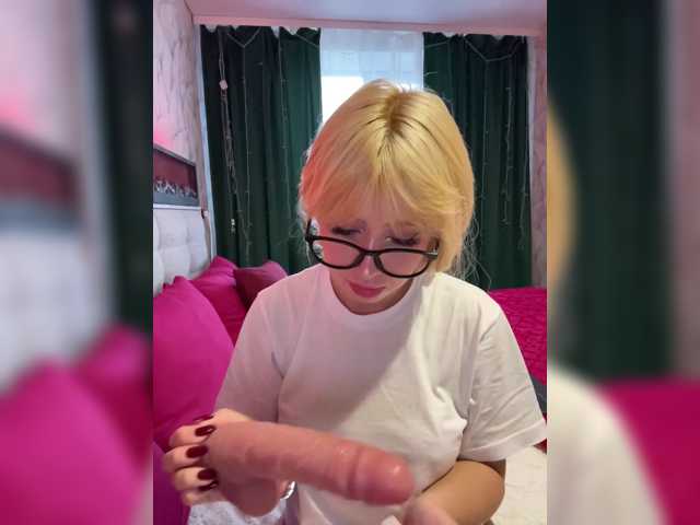 MiaLiaHot, en directo ahora en BongaCams