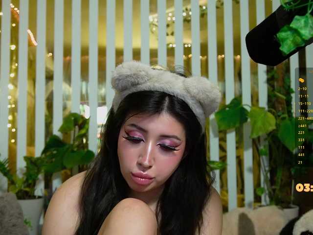 MiaLiaHot's BongaCams show and profile