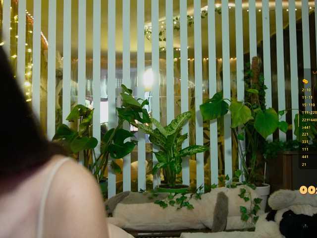 MiaLiaHot's BongaCams show and profile