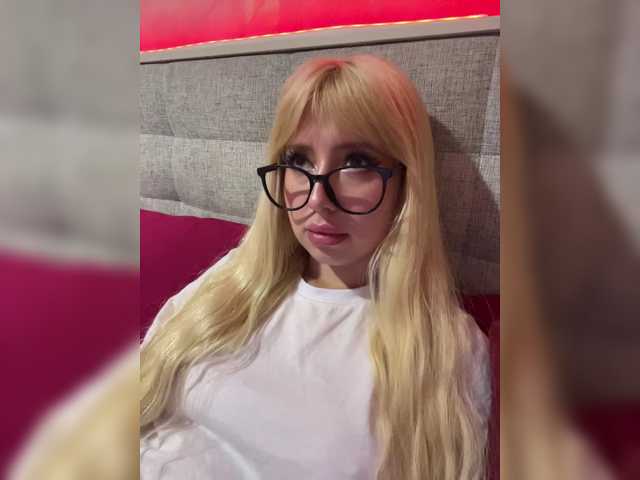 MiaLiaHot, en directo ahora en BongaCams