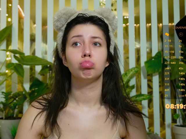 MiaLiaHot's BongaCams show and profile