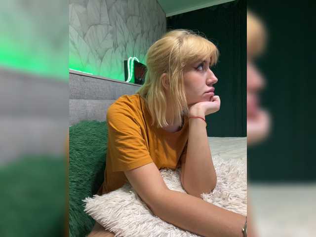 MiaLiaHot
