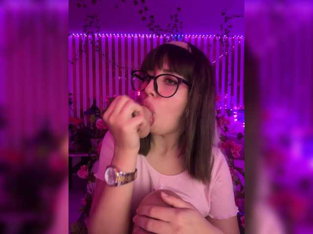 MiaLiaHot