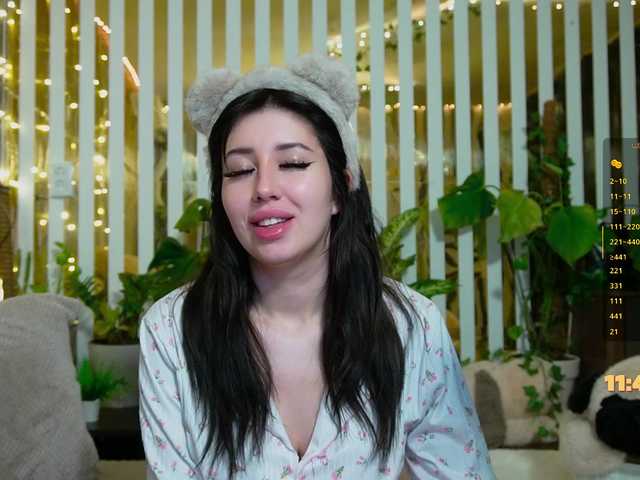 MiaLiaHot's BongaCams profile