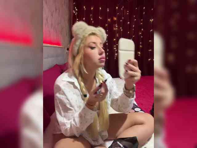 MiaLiaHot