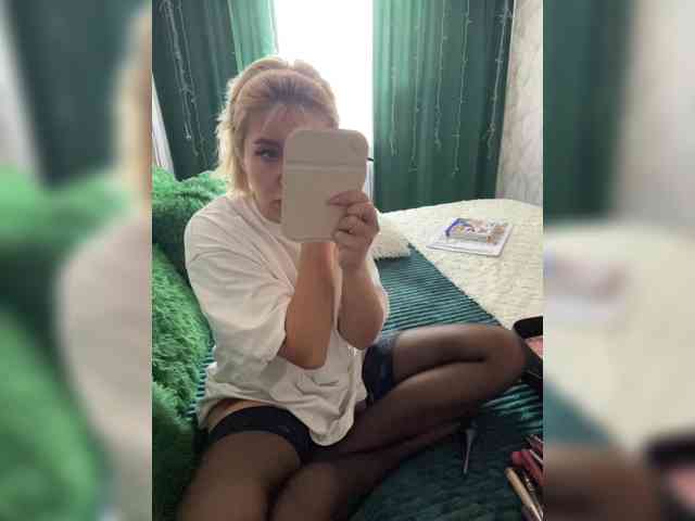 MiaLiaHot
