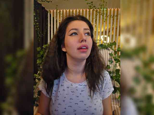 free live cam sex MiaLiaHot