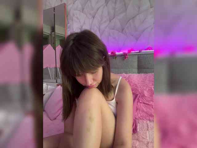 MiaLiaHot