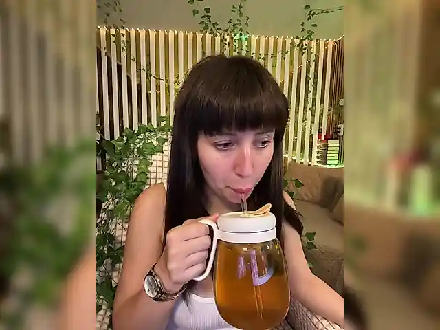 MiaLiaHot