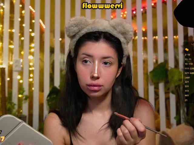 FlowwwerGirl webcam