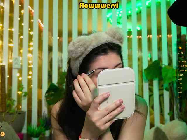 FlowwwerGirl webcam