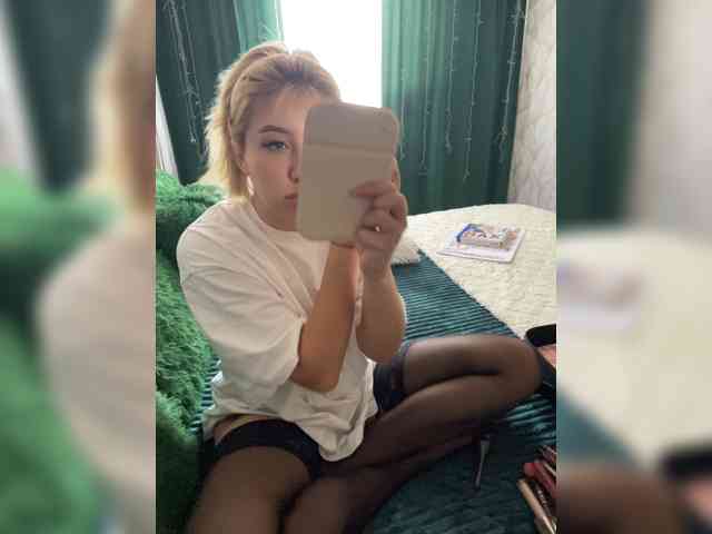 MiaLiaHot