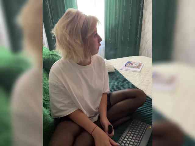 MiaLiaHot