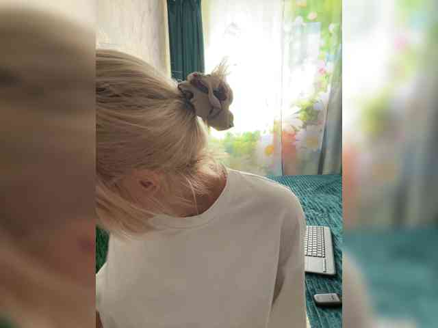 free live cam sex MiaLiaHot