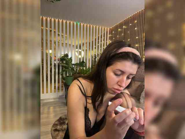 MiaLiaHot