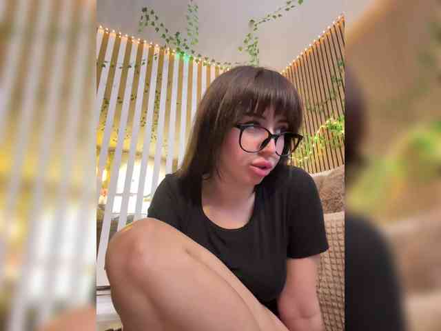 MiaLiaHot