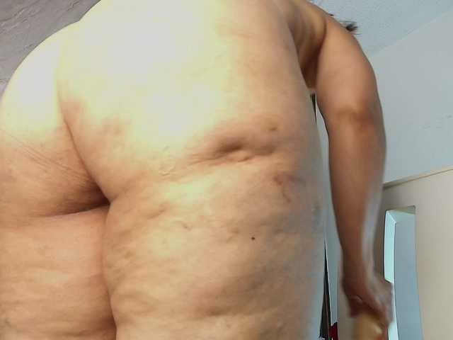 curvymilff live cam on BongaCams