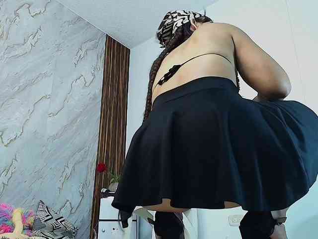 curvymilff webcam