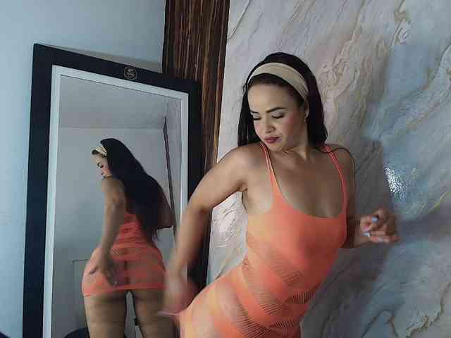 curvymilff webcam