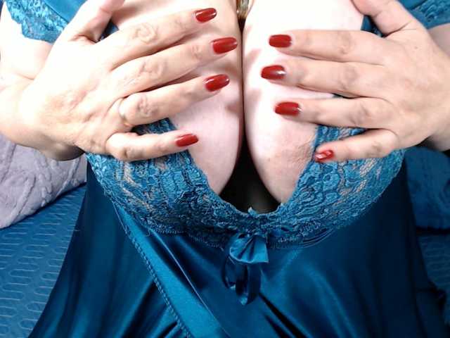 DragonFly7223 live cam on BongaCams