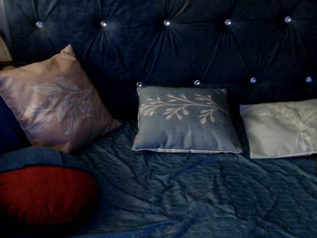 DragonFly7223's BongaCams show and profile