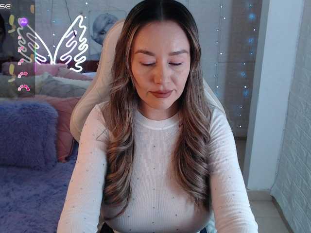 Natysweet22 live cam on BongaCams