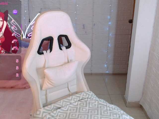 Natysweet22 live cam on BongaCams