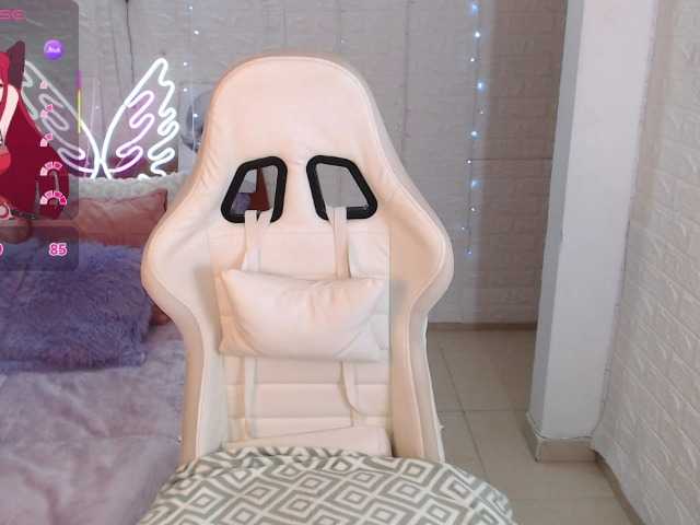 Natysweet22 live cam on BongaCams