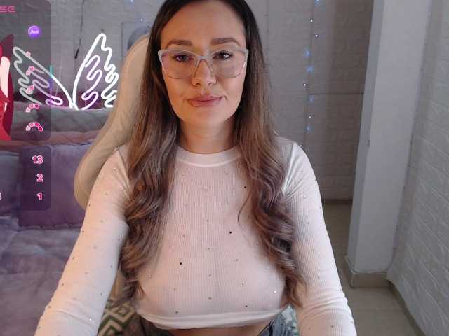 le modèle Natysweet22 est en webcam porno dans un show sur le site bongacams, il possède les tags suivants: Latino/Hispanic,Brunette,Shaved