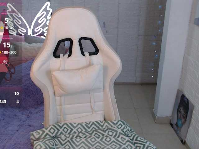 Natysweet22 live cam on BongaCams