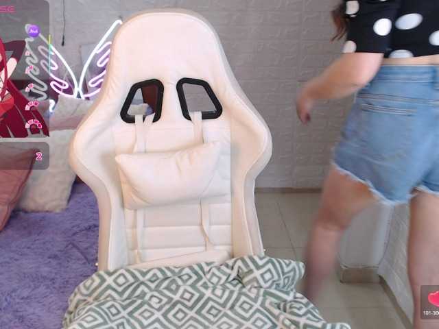 Natysweet22 live cam on BongaCams