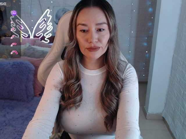 Natysweet22 live cam on BongaCams