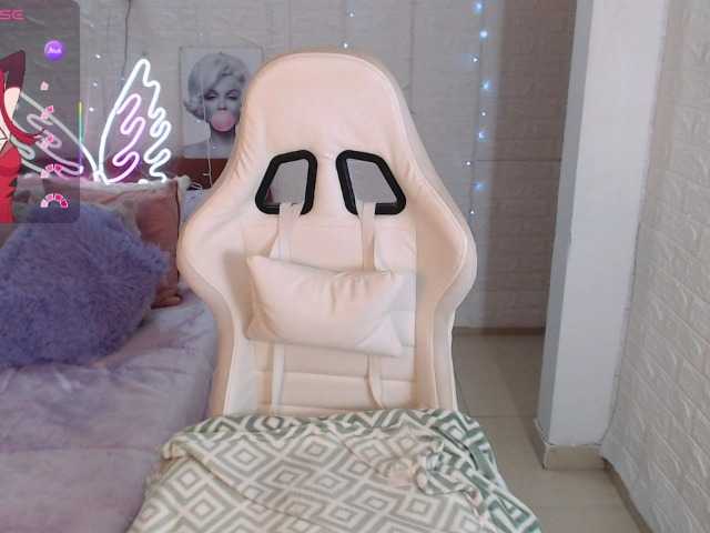 Natysweet22 live cam on BongaCams