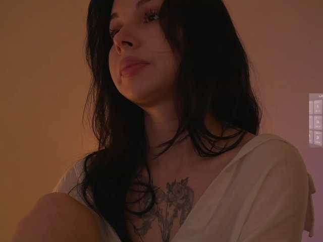DrammaQueennnn live cam on BongaCams