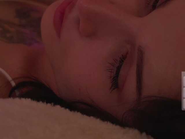 DrammaQueennnn live cam on BongaCams