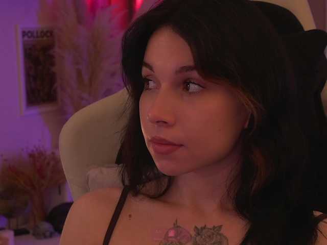 DrammaQueennnn live webcam show
