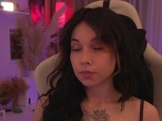 DrammaQueennnn live cam